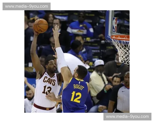 跨越时空的巅峰对决：记6月5日勇士VS骑士，那场燃烧了整个夏天的篮球史诗